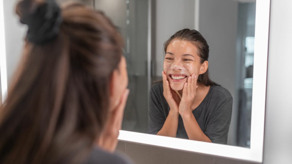 Nettoyer sa peau grâce au savon exfoliant : Un secret de beauté révélé